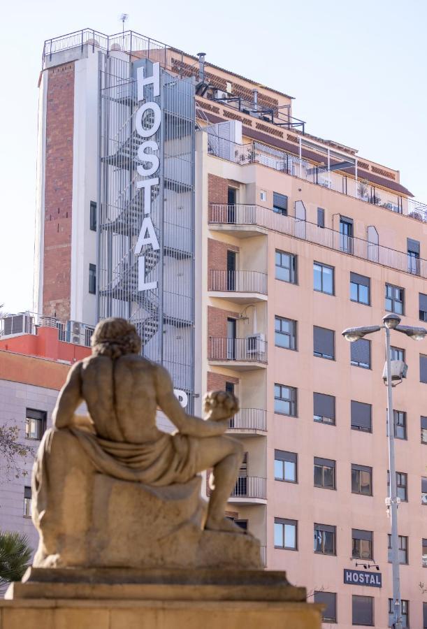 ホテル オスタル サンズ バルセロナ エクステリア 写真